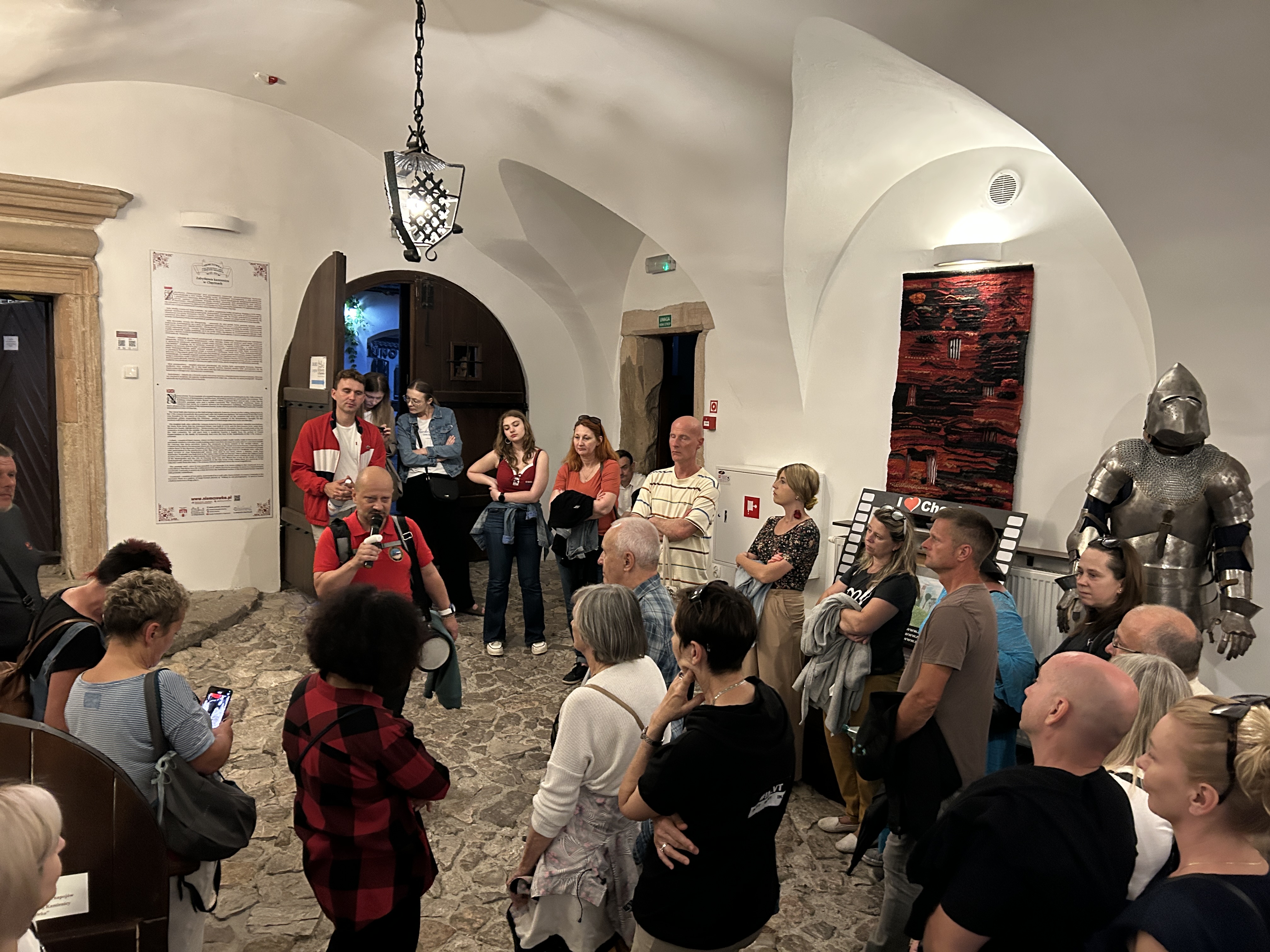 NOCNE ZWIEDZANIE ZABYTKÓW CHĘCIN 2025 R.